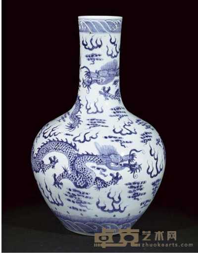 19th/20th century A large blue and white bottle vase Tianqiuping 